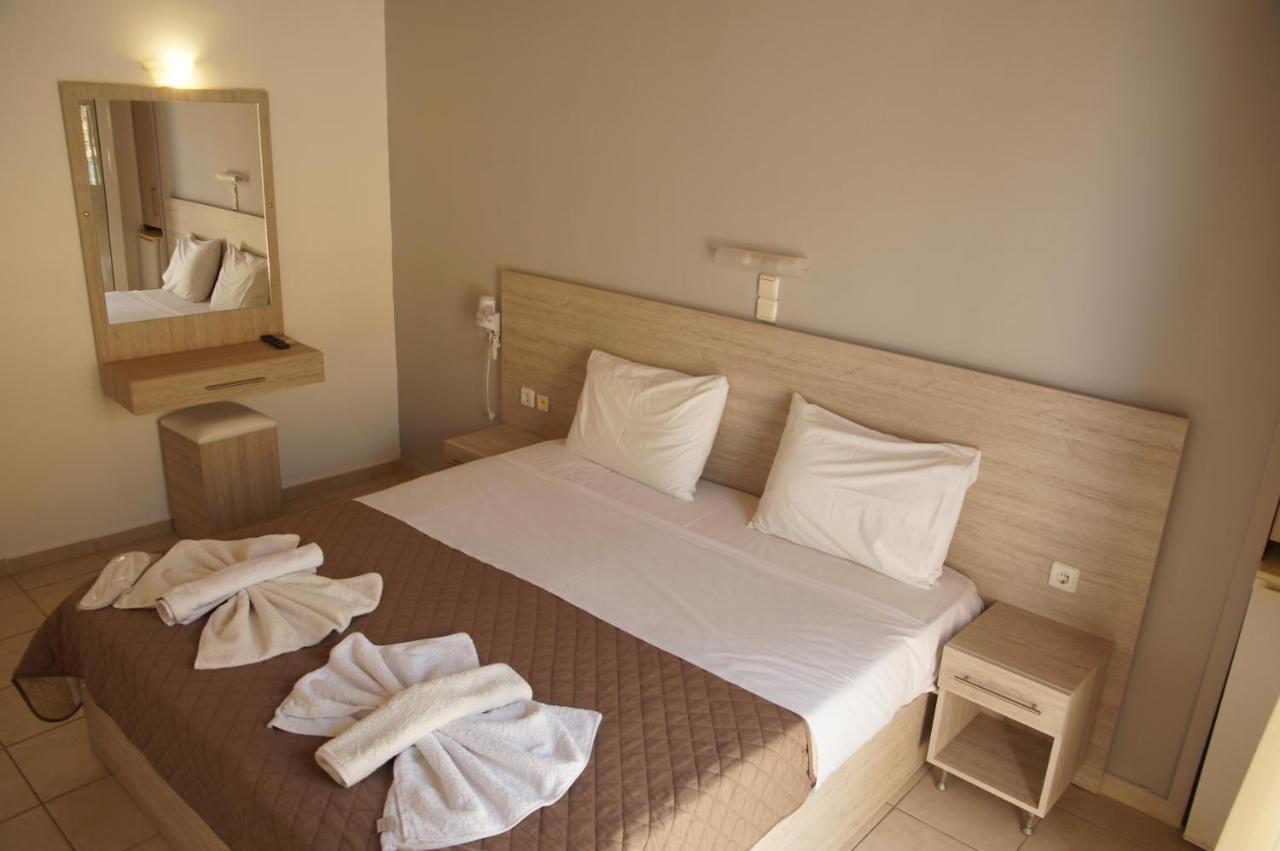 Hotel Αnna à Loutró Extérieur photo